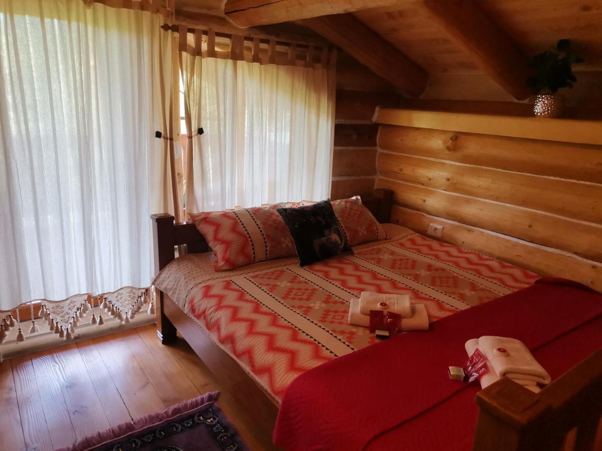 Villa Casa de Piatra, de la Mara Deseşti Exterior foto